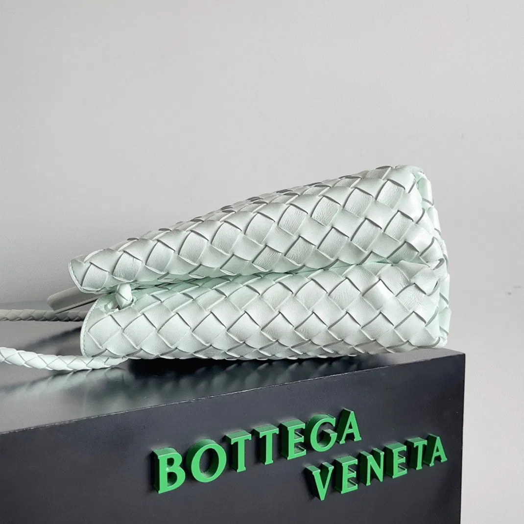 Bottega Veneta Andiamo Medium Bag Glacier — image 5
