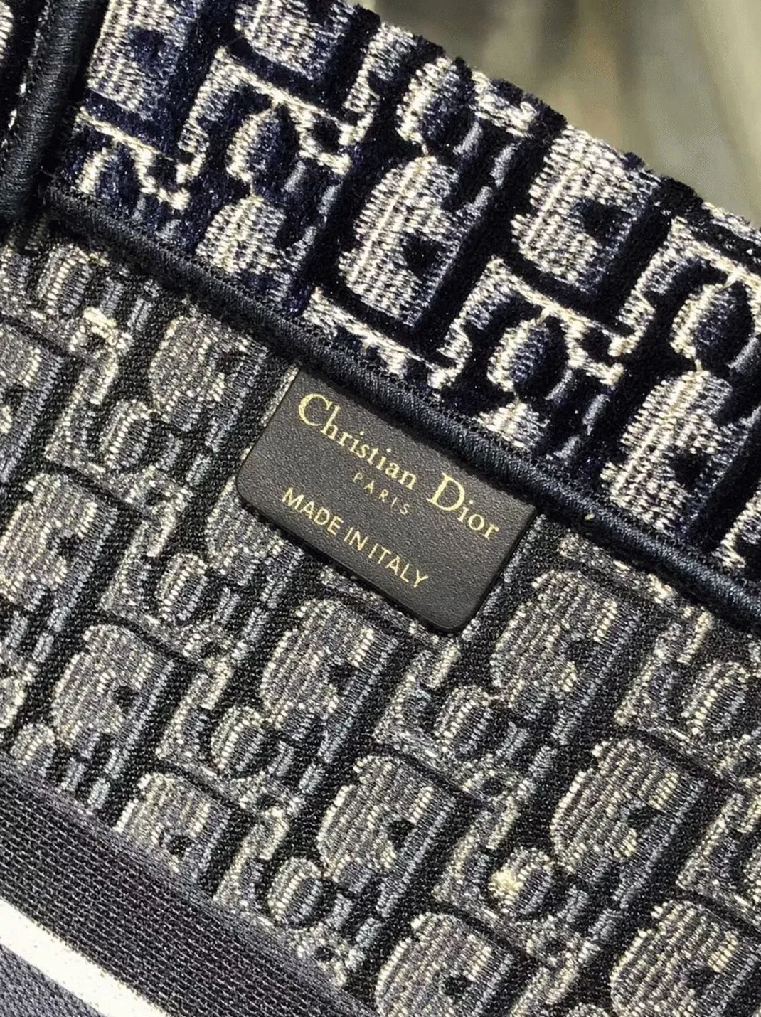 Dior Large Book Tote Bag in Blue Oblique Embroidered Velvet — image 6