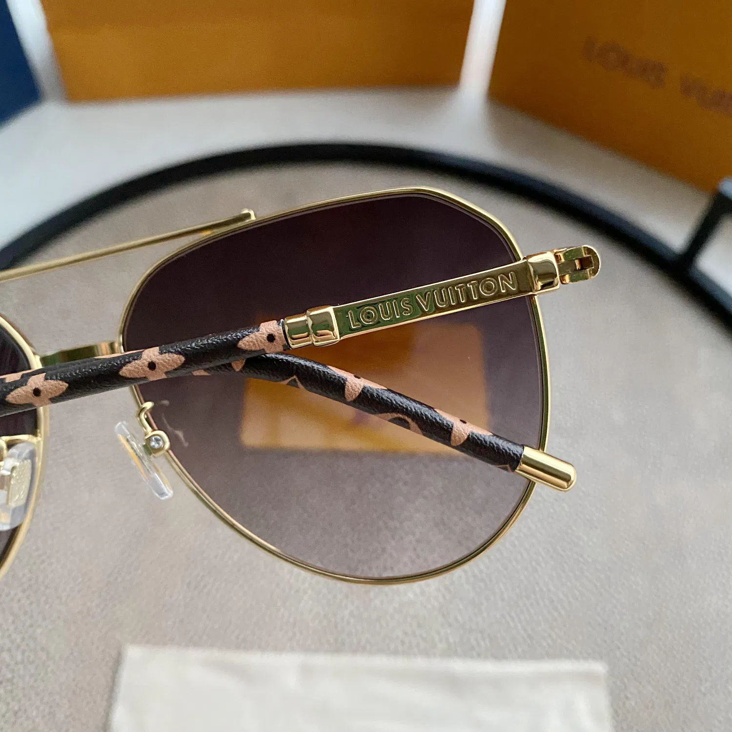 LV SUNGLASSES — image 4