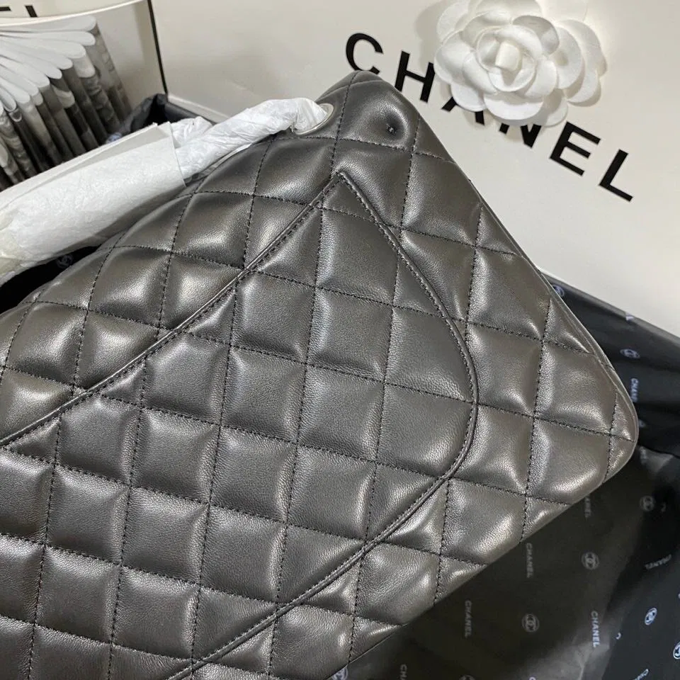 Chanel Flap Bag Large — image 6