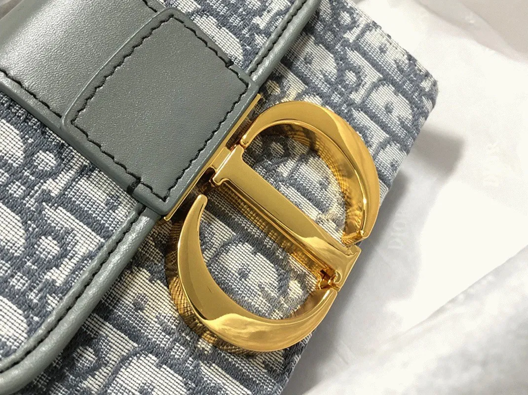 Dior 30 Montaigne Box Bag in Gray Dior Oblique Jacquard — image 3
