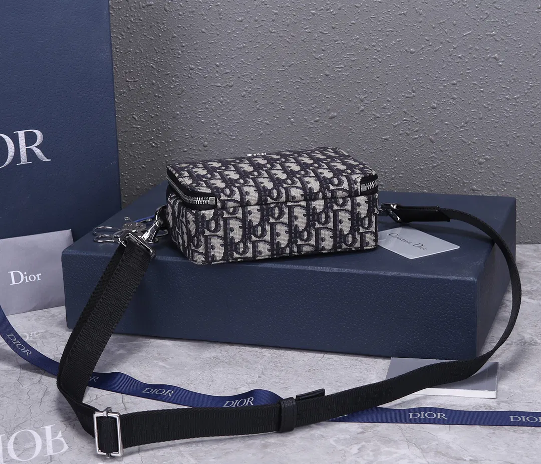 Dior Men’s Shoulder bag — image 4