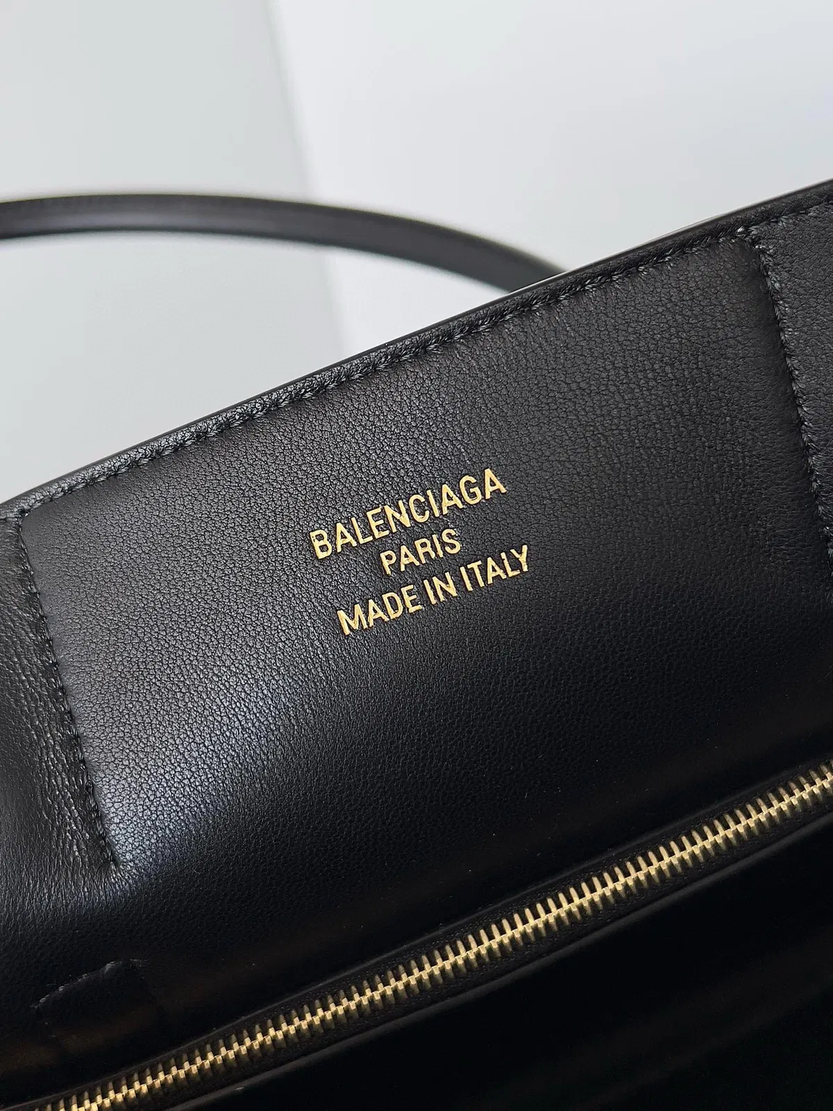 Knockoff Balenciaga Bel Air Carry All Medium Bag Black Calfskin — image 10