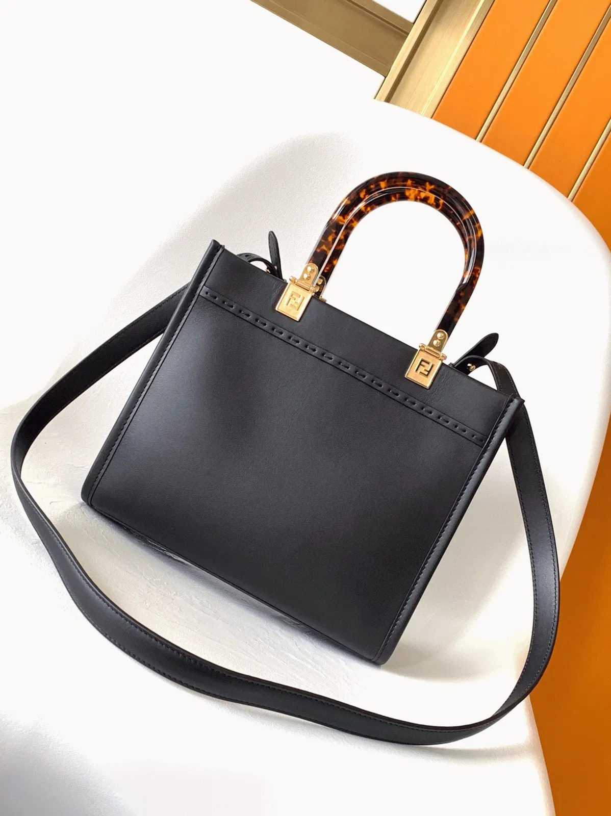 Top Quality Fendi Sunshine Medium Tote Bag In Black Calfskin — image 9
