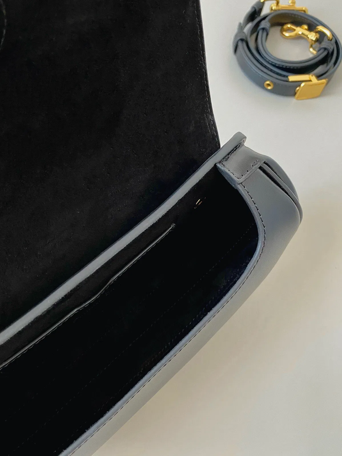 Dior Bobby East-West Bag Imitation in Black — image 7
