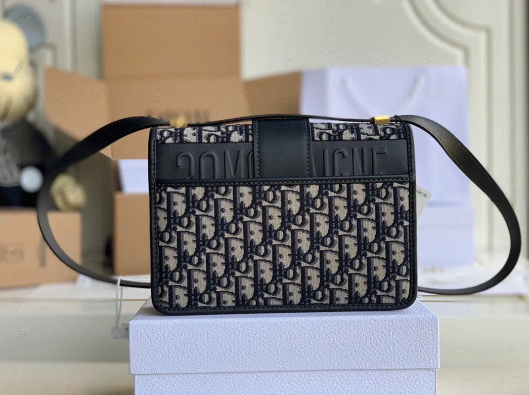 Dior 30 Montaigne Medium Bag in Blue Dior Oblique Jacquard — image 4