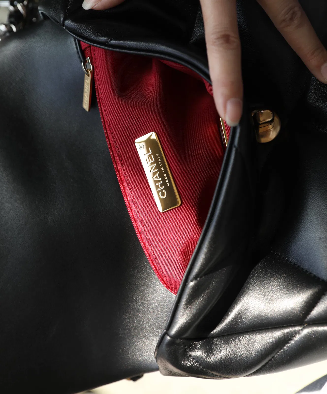 Chanel 19 — image 8