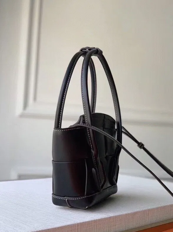 Top Quality Bottega Veneta Arco Mini Bag In Black — image 3