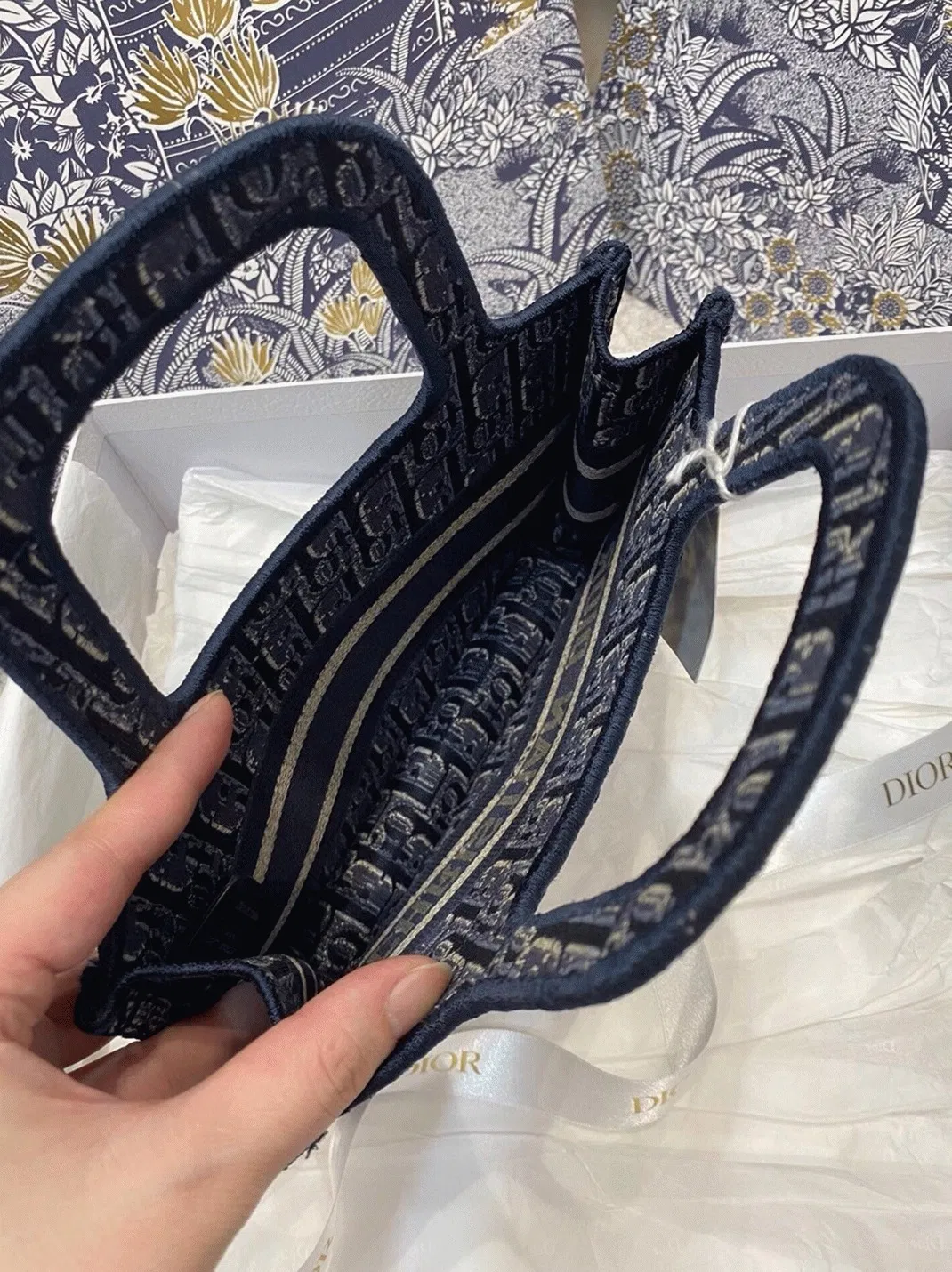 Dior Mini Book Tote Bag Imitation in Blue Velvet Oblique Embroidered — image 2