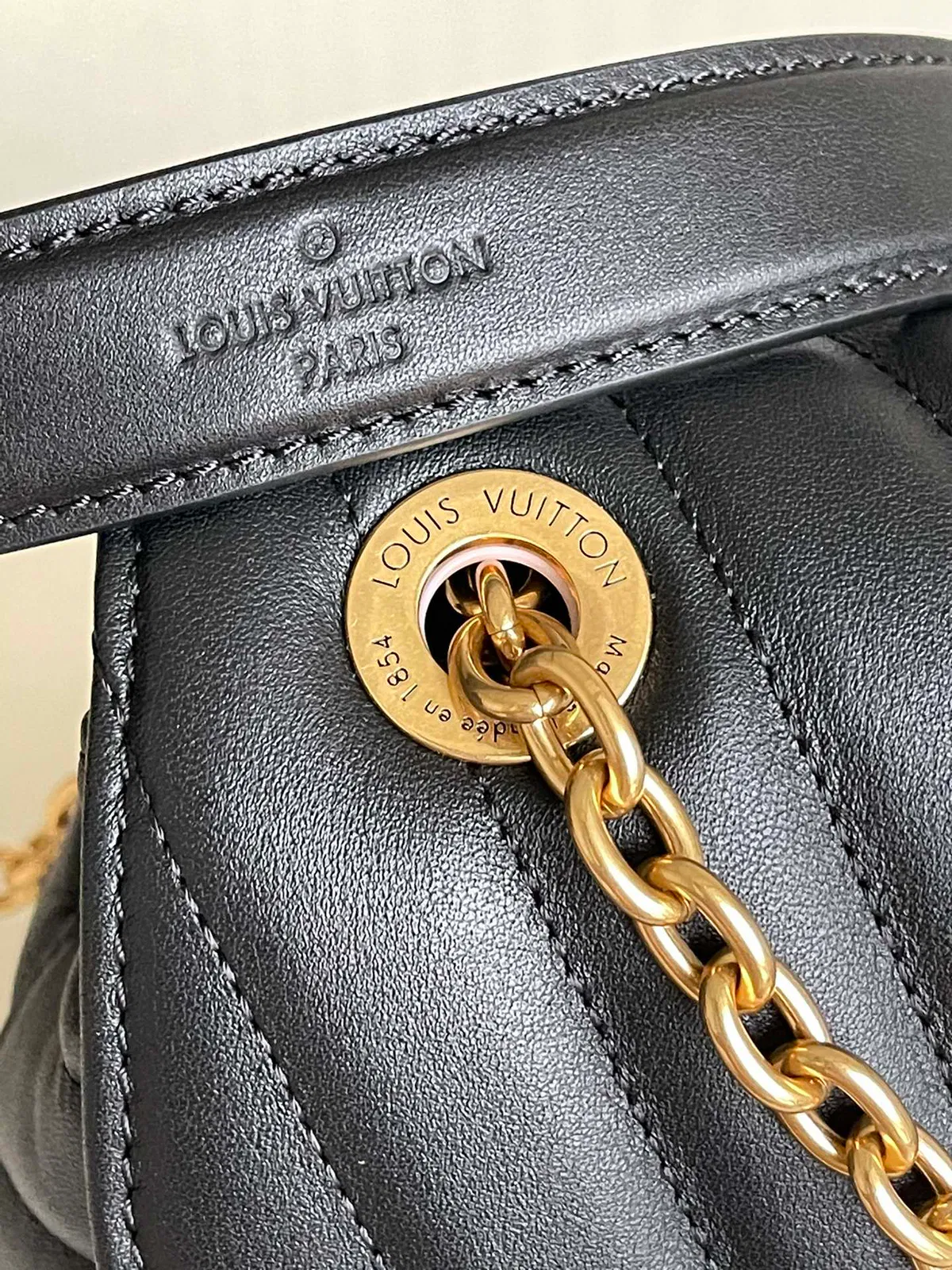 LV NEW WAVE CHAIN BAG — image 6
