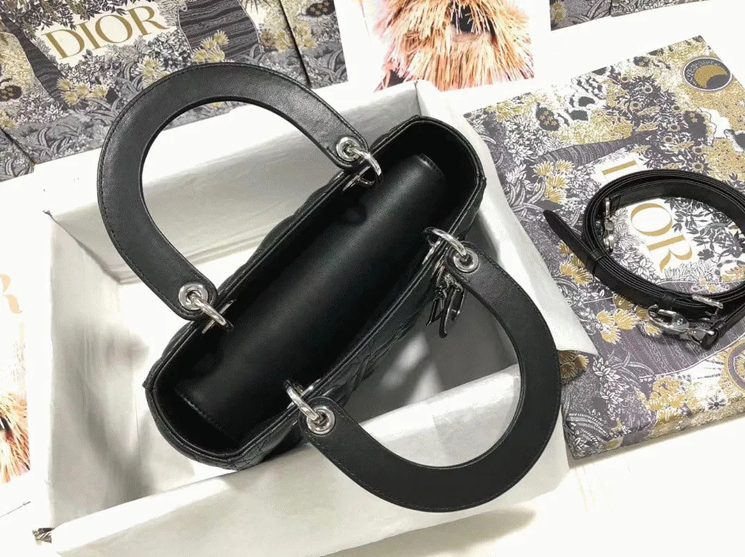 Dior Lady Dior Medium Bag in Noir — image 5