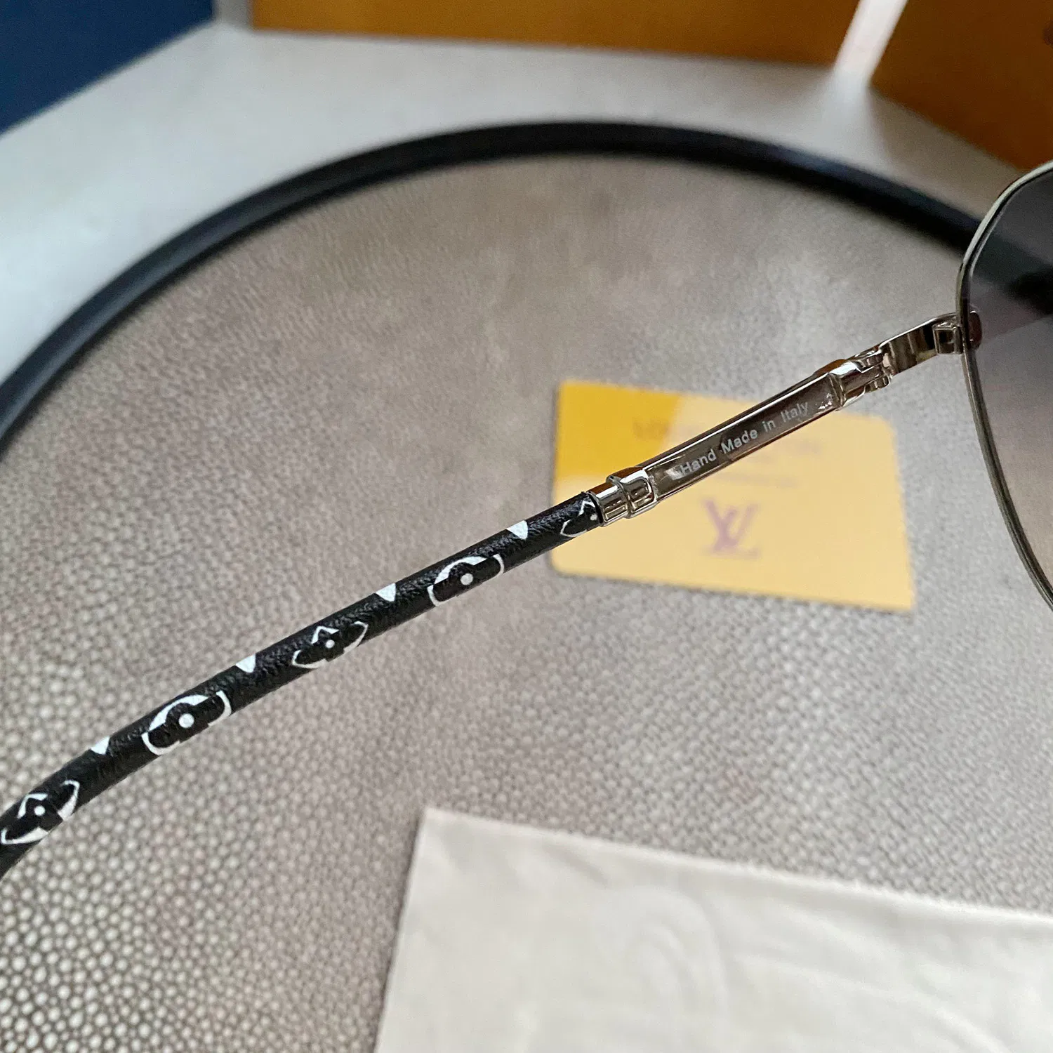 LV SUNGLASSES — image 3