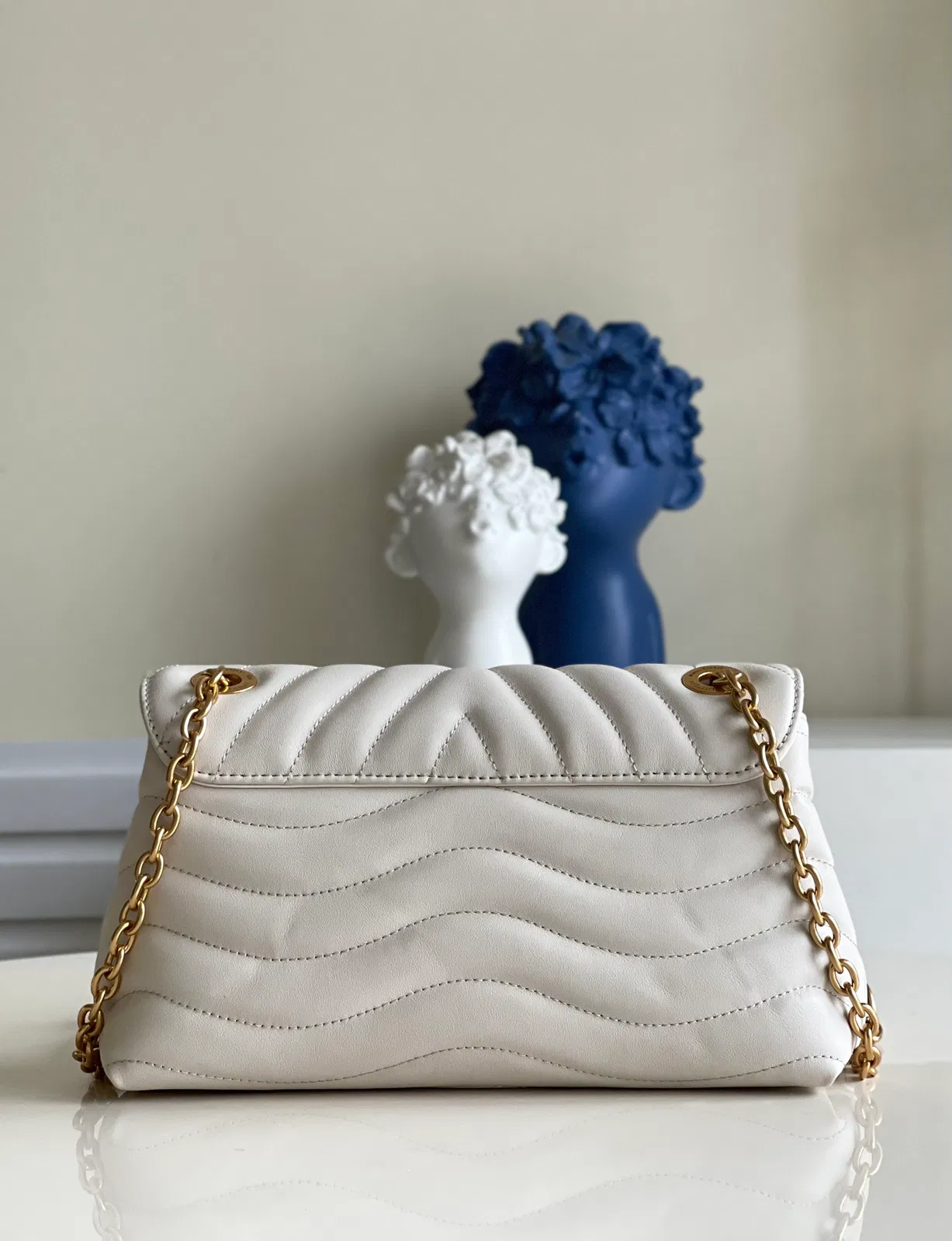LV NEW WAVE CHAIN BAG — image 4