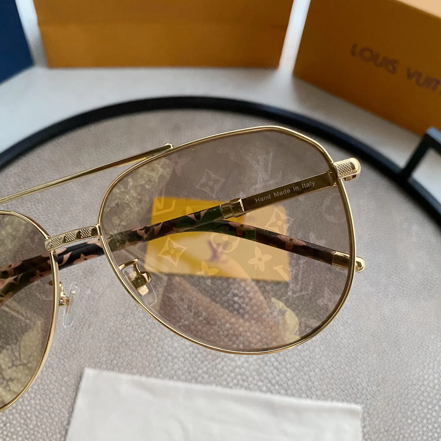 MATTHEW WILLIAMSON MAGNOLIA SUNGLASSES IN YELLOW GOLD — image 5