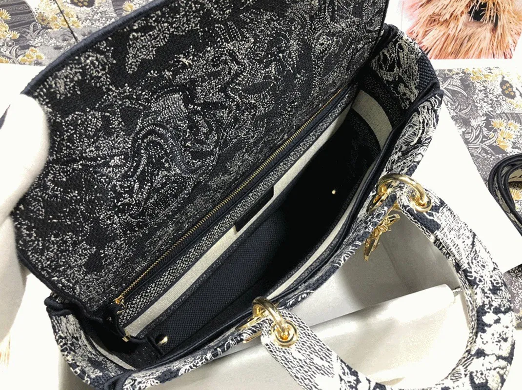 Dior Lady D-Lite Large Bag in Blue Toile de Jouy Reverse Embroidery — image 7