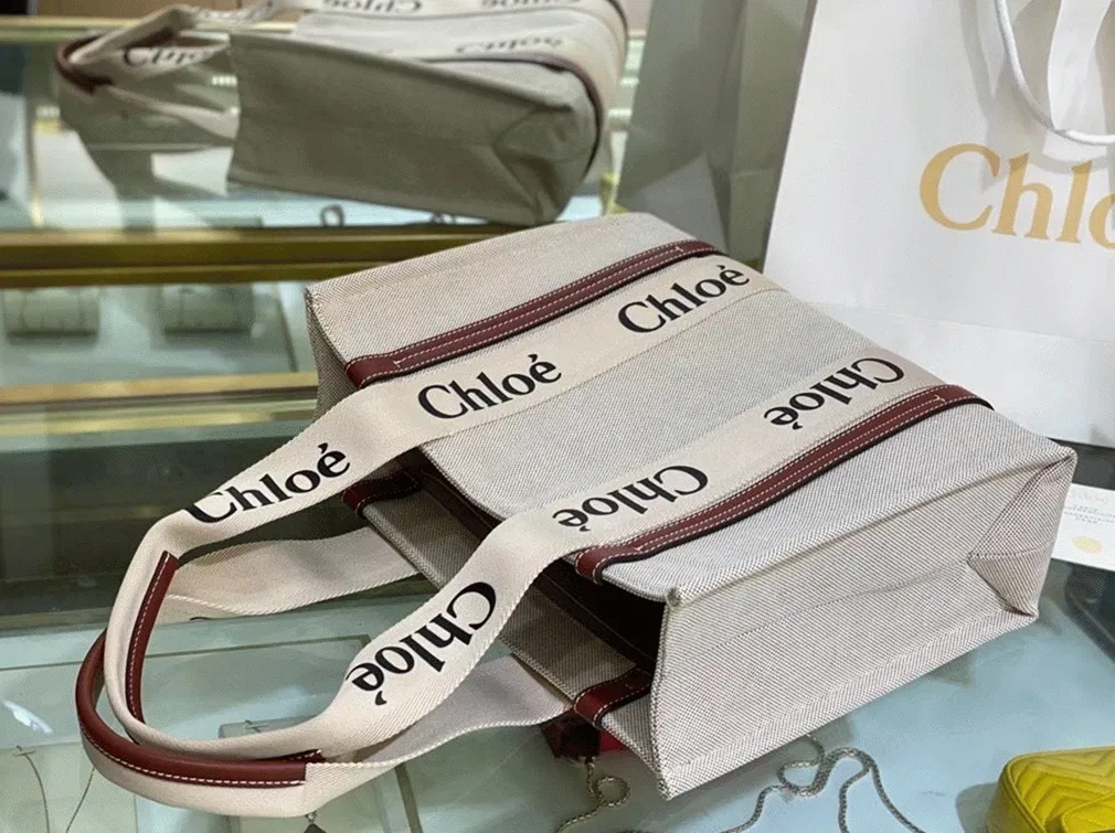 Top Quality Chloe Medium Woody Tote Bag in Canvas with Brown Leather Strips — image 4