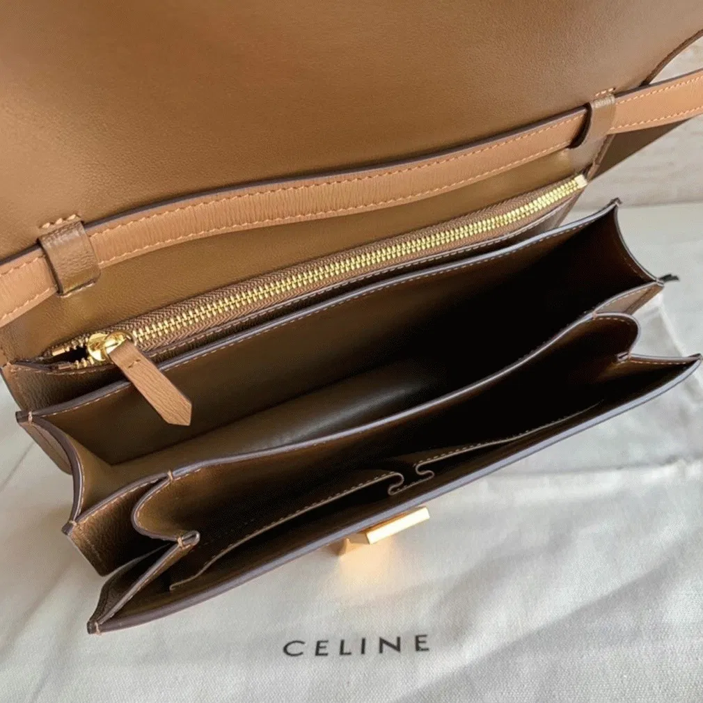 Top Quality Celine Classic Box Medium Bag In Camel — image 2