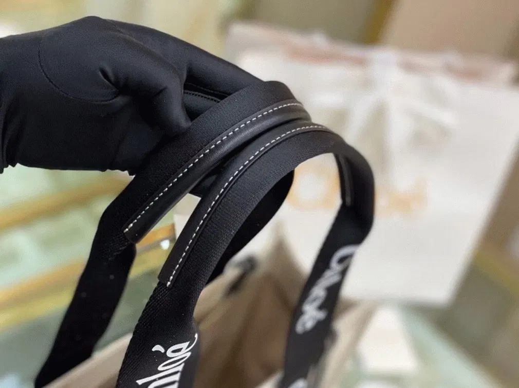 Top Quality Chloe Large Woody Tote Bag in Canvas with Black Leather Strips — image 3