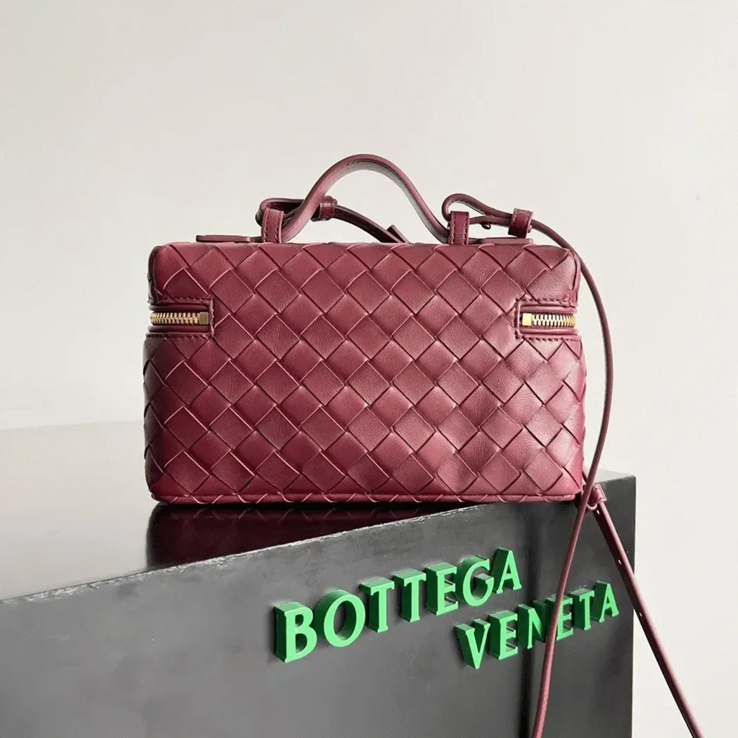 Bottega Veneta Bang Bang Vanity Case Cherry — image 7