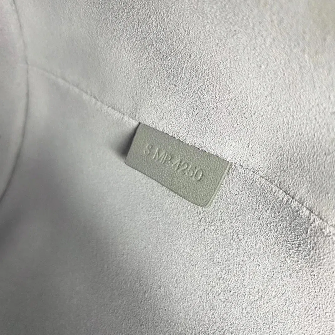 Top Quality Celine Bucket 16 Bag In Mineral Smooth Calfskin — image 7
