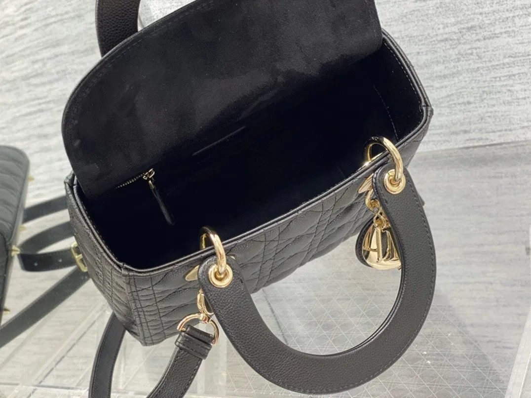Dior Lady Dior Medium Bag in Noir — image 7