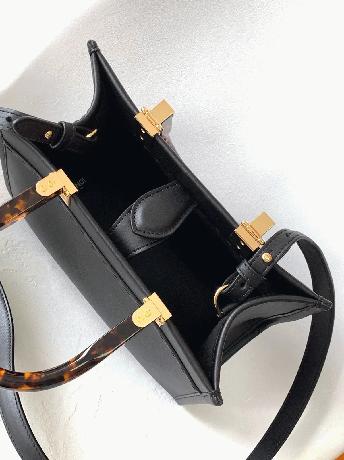 Top Quality Fendi Sunshine Medium Tote Bag In Black Calfskin — image 6