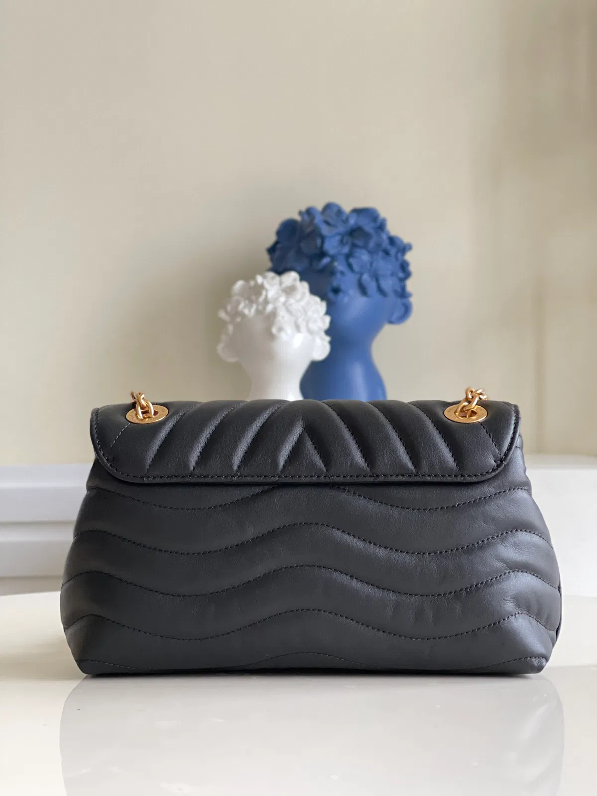 LV NEW WAVE CHAIN BAG — image 2