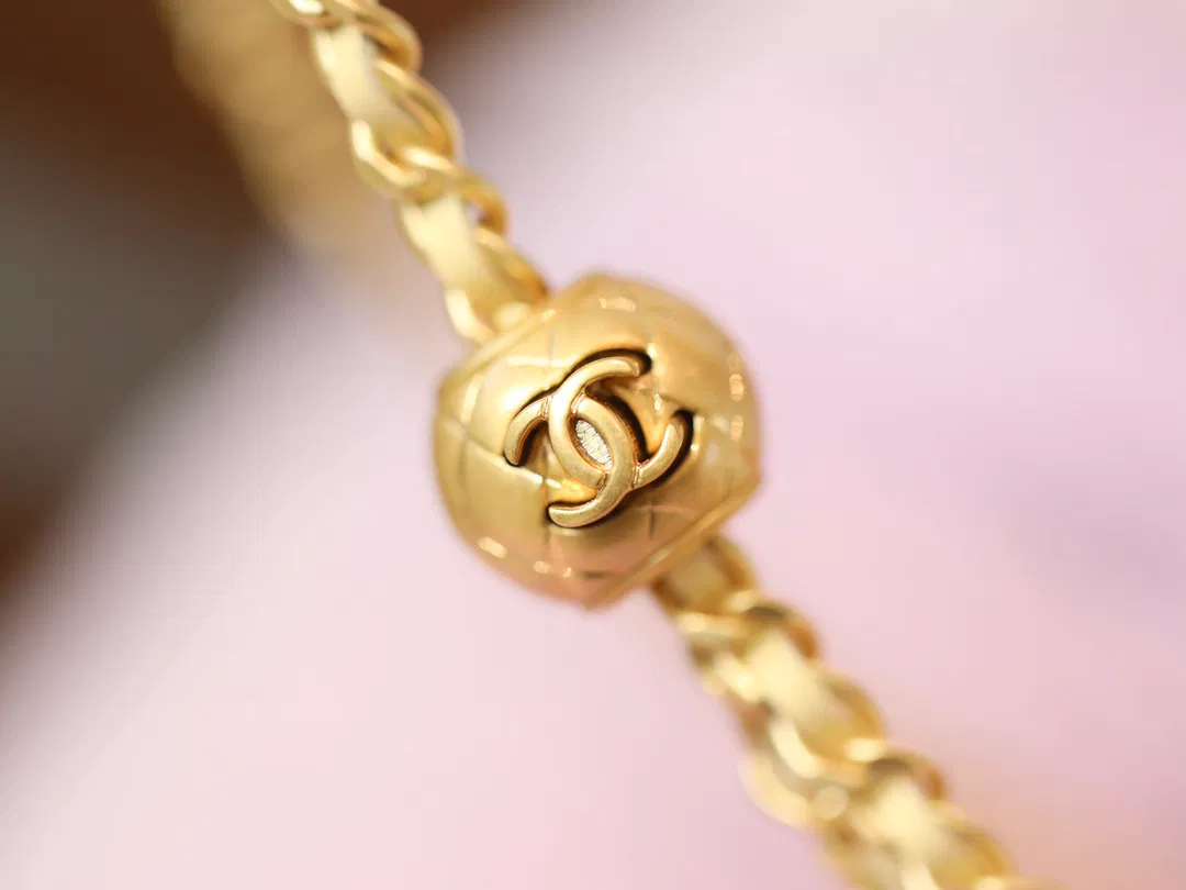 Chanel WOC — image 14