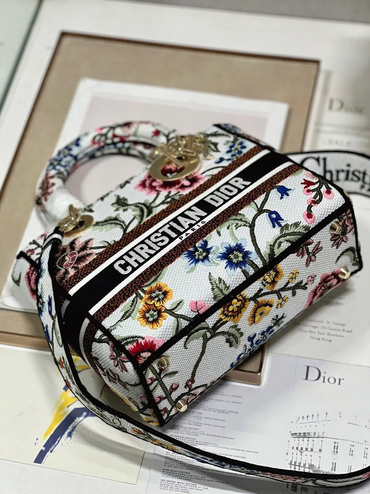Dior Lady D-Lite Medium Bag in White Dior Petites Fleurs Embroidery — image 8
