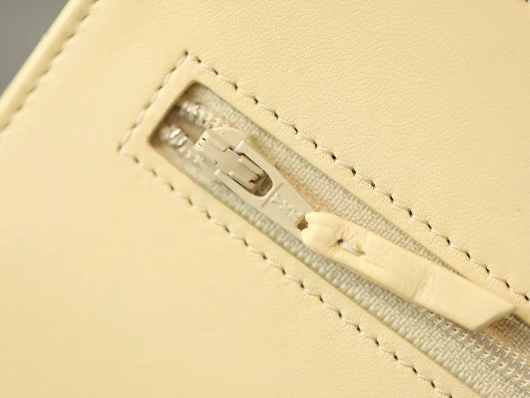 Chanel WOC — image 11