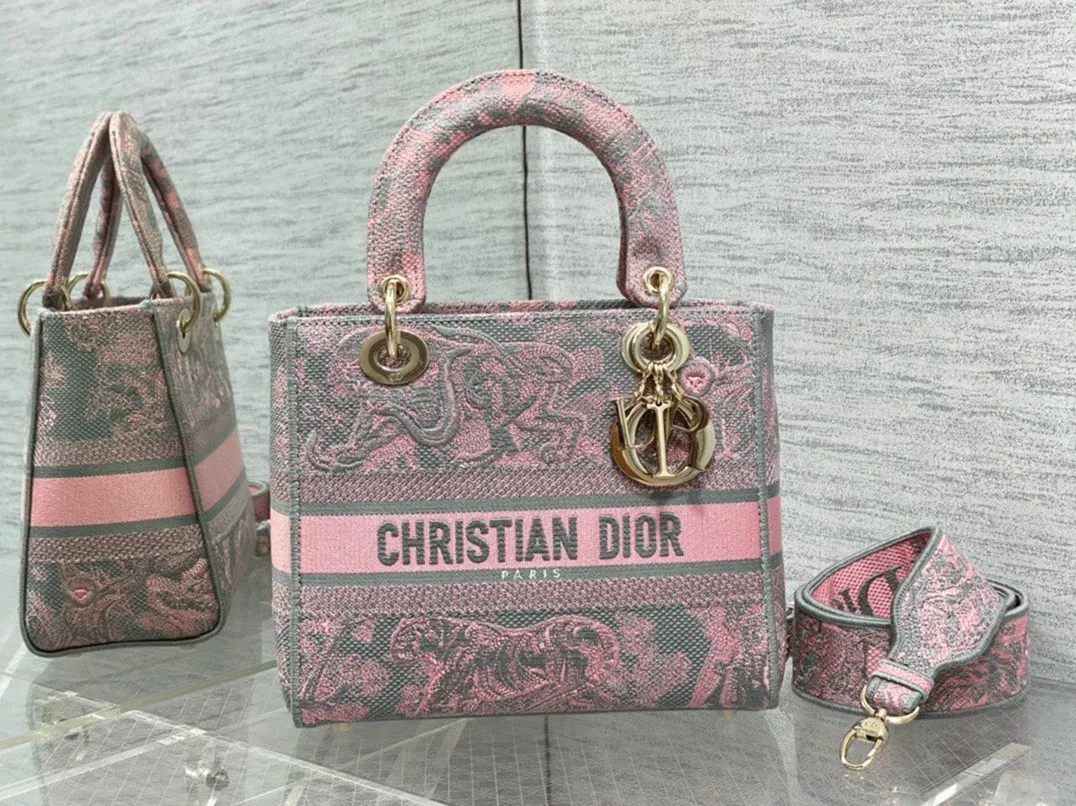 Dior Lady D-Lite Medium Bag Knockoff in Grey and Pink Toile de Jouy Reverse Embroidery — image 7