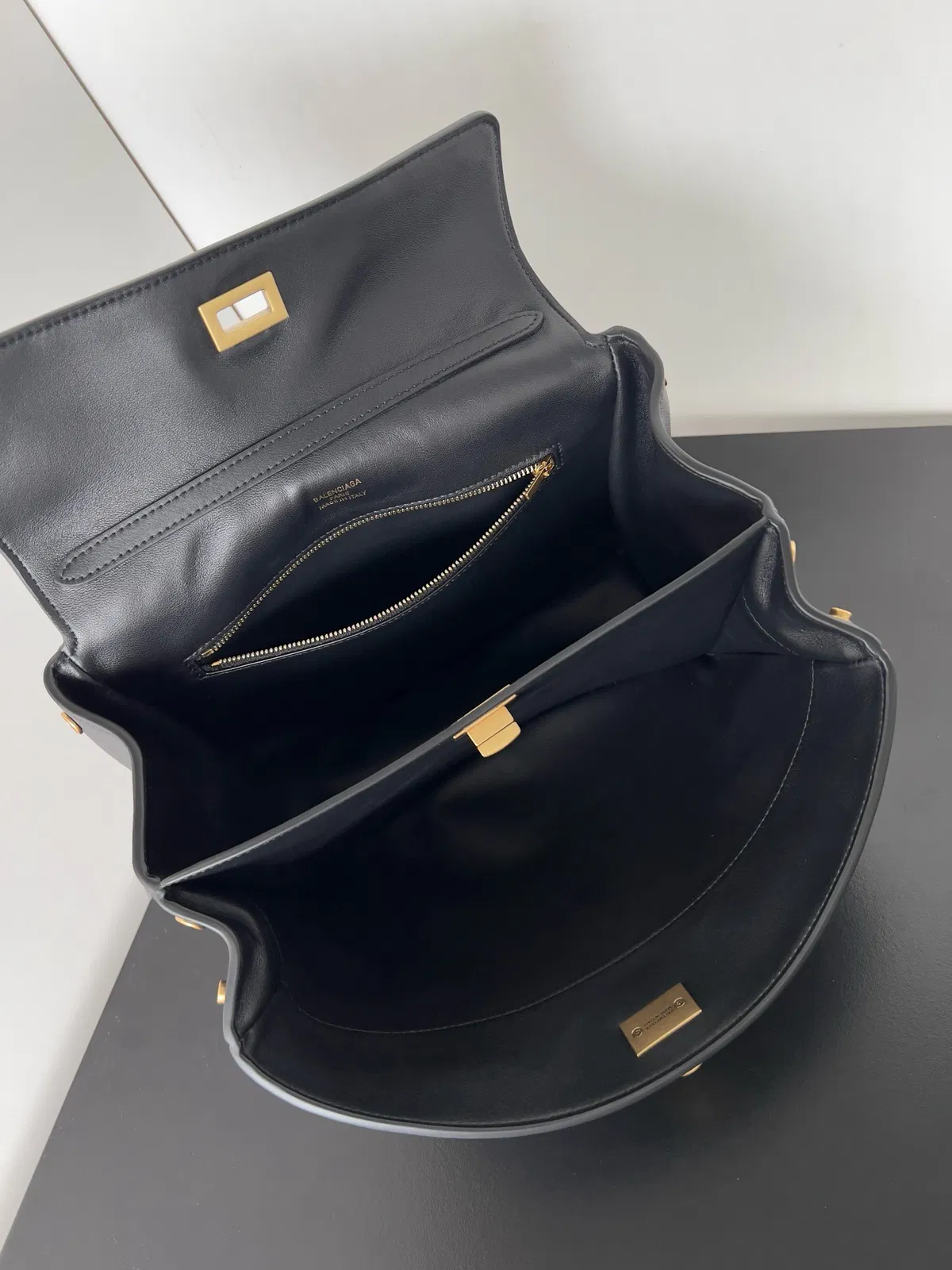 Knockoff Balenciaga Rodeo Medium Bag Black Calfskin — image 5