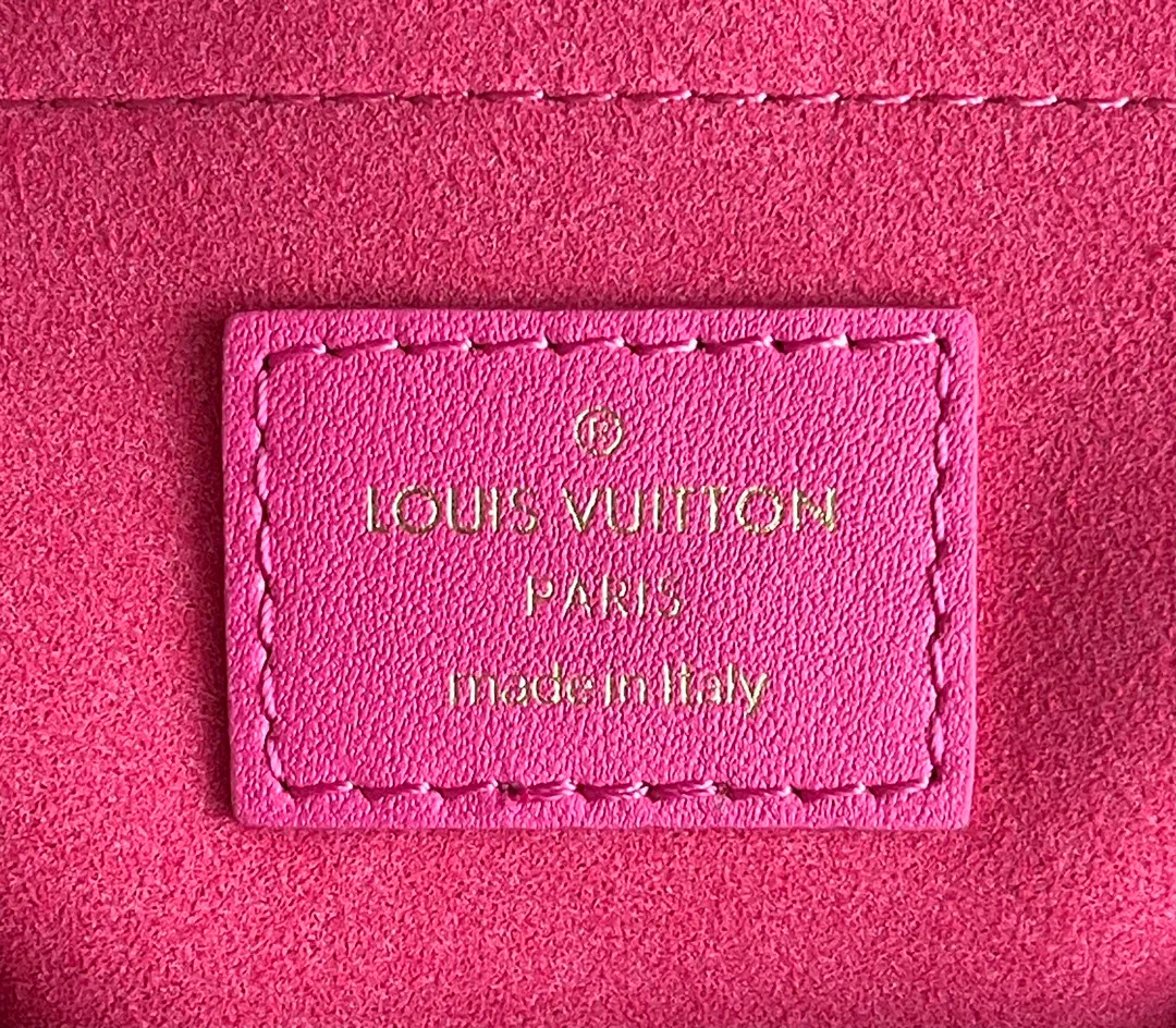 LV NEW WAVE CHAIN BAG — image 8