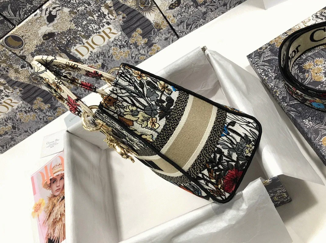 Dior Lady D-Lite Medium Bag Imitation in Mille Fleurs Embroidery — image 4
