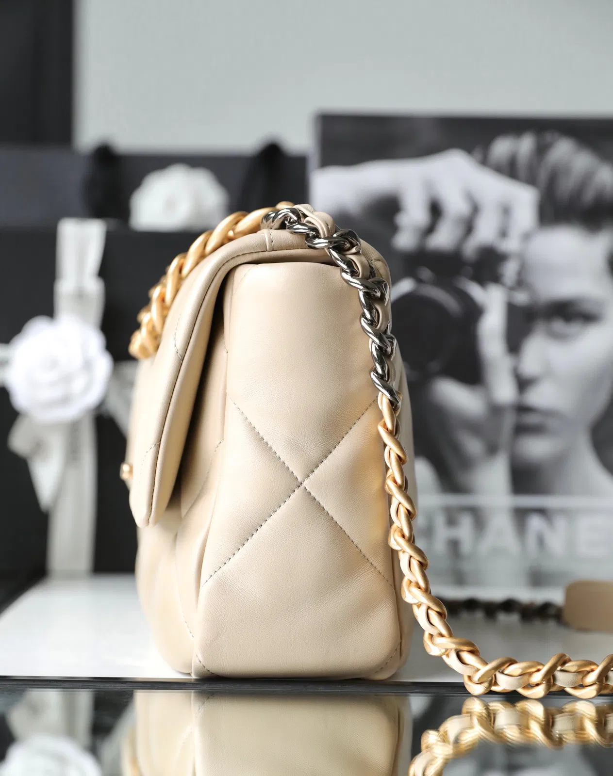 Chanel 19 — image 3