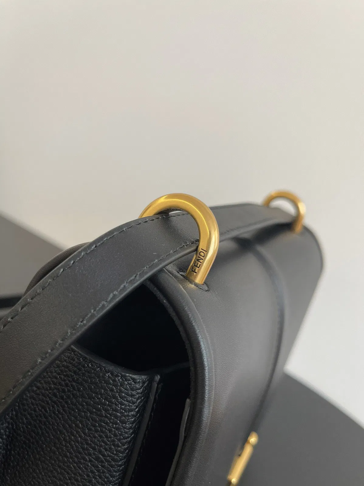 Top Quality Fendi C’mon Medium Bag in Black — image 6