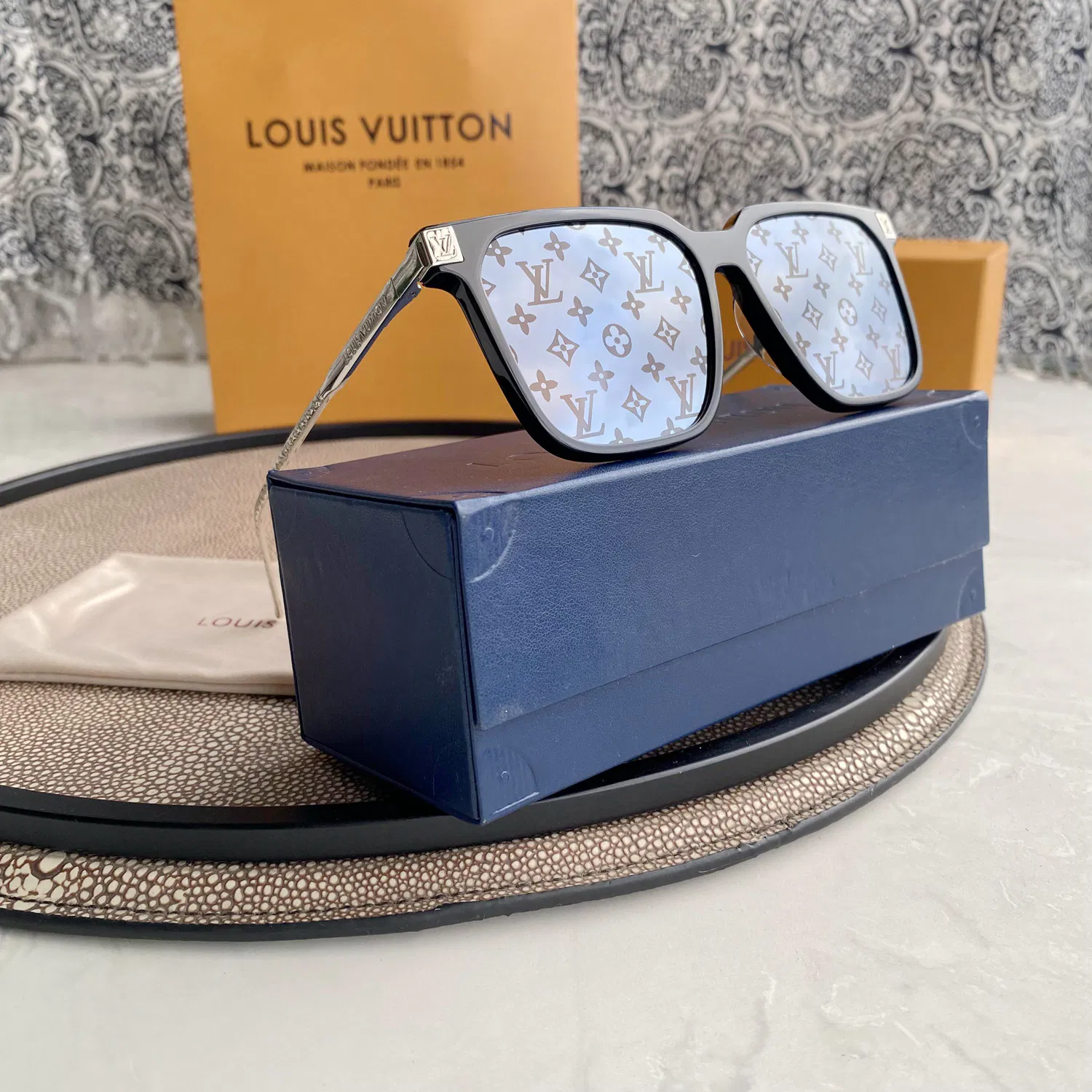 LOUIS VUITTON | rise square sunglasses — image 2