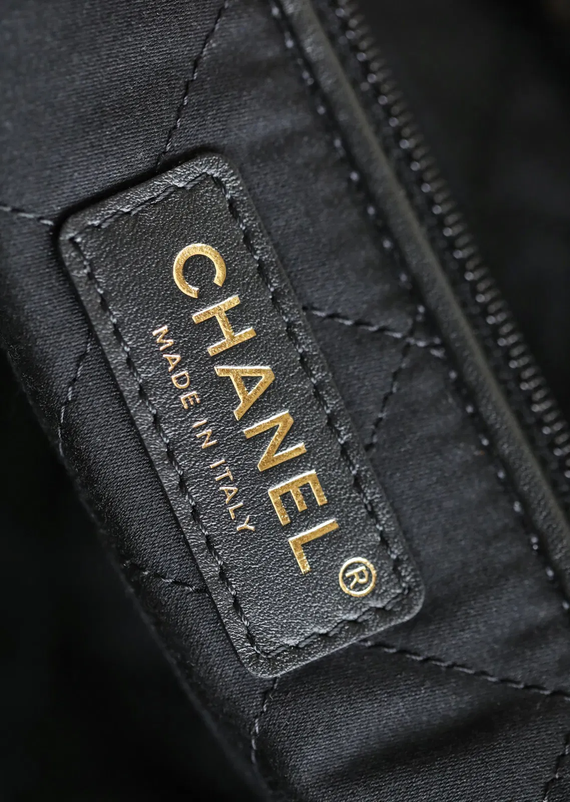 𝖬𝗈𝗇𝗍𝖾𝖻𝖾𝗅𝗅𝗈 zip bag — image 3