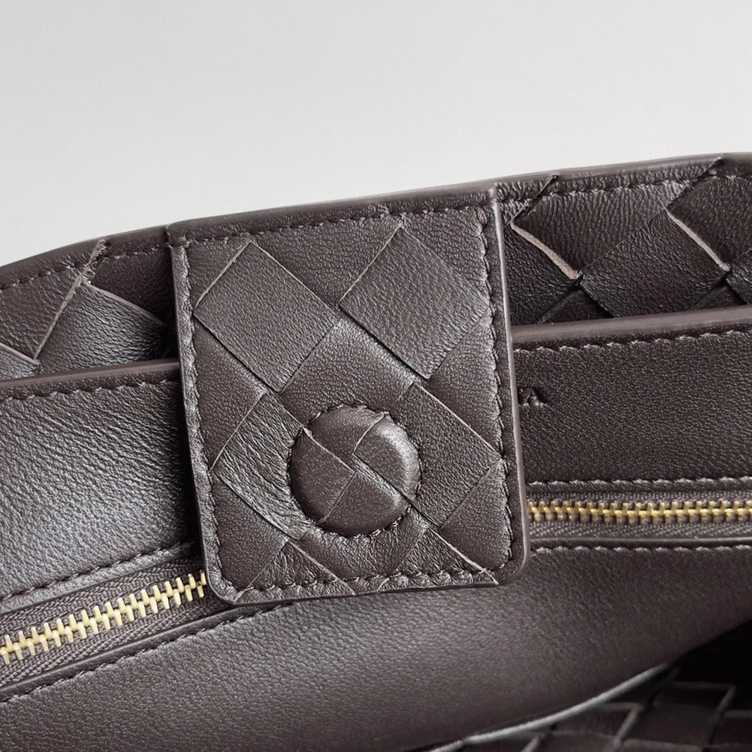 Bottega Veneta Large Andiamo Bag Fondant — image 7