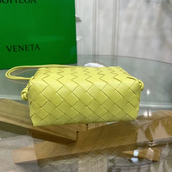 Knockoff Bottega Veneta Loop Small Bag Lantern — image 9