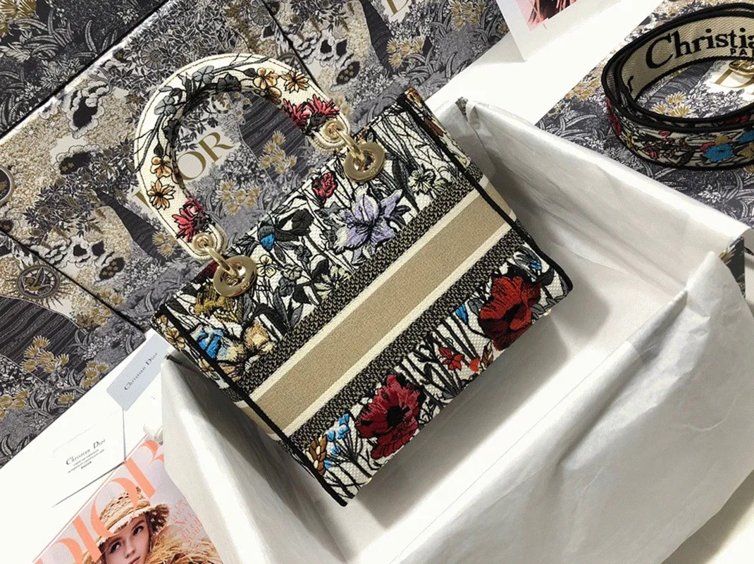 Dior Lady D-Lite Medium Bag Imitation in Mille Fleurs Embroidery — image 7