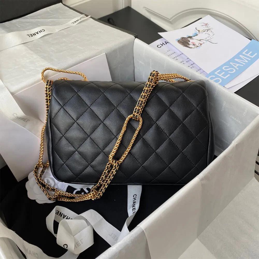 CHANEL FLAP BAG — image 2