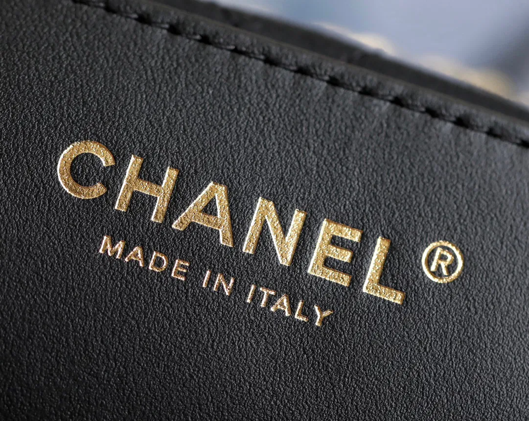 Chanel 22 mini bag — image 3