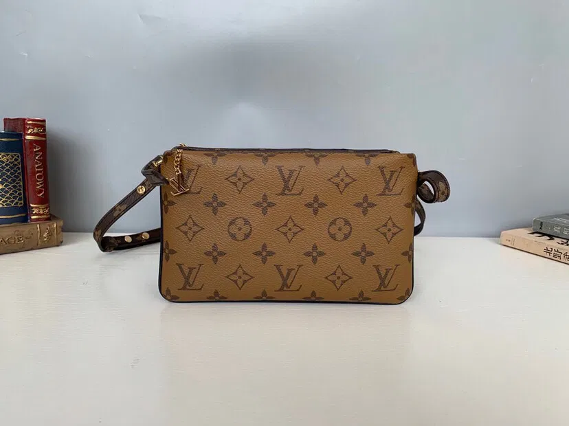 LV IVY — image 4
