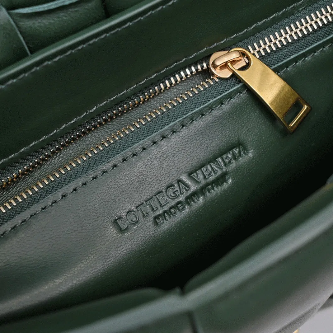 Top Quality Bottega Veneta Chain Cassette Bag In Raintree — image 7