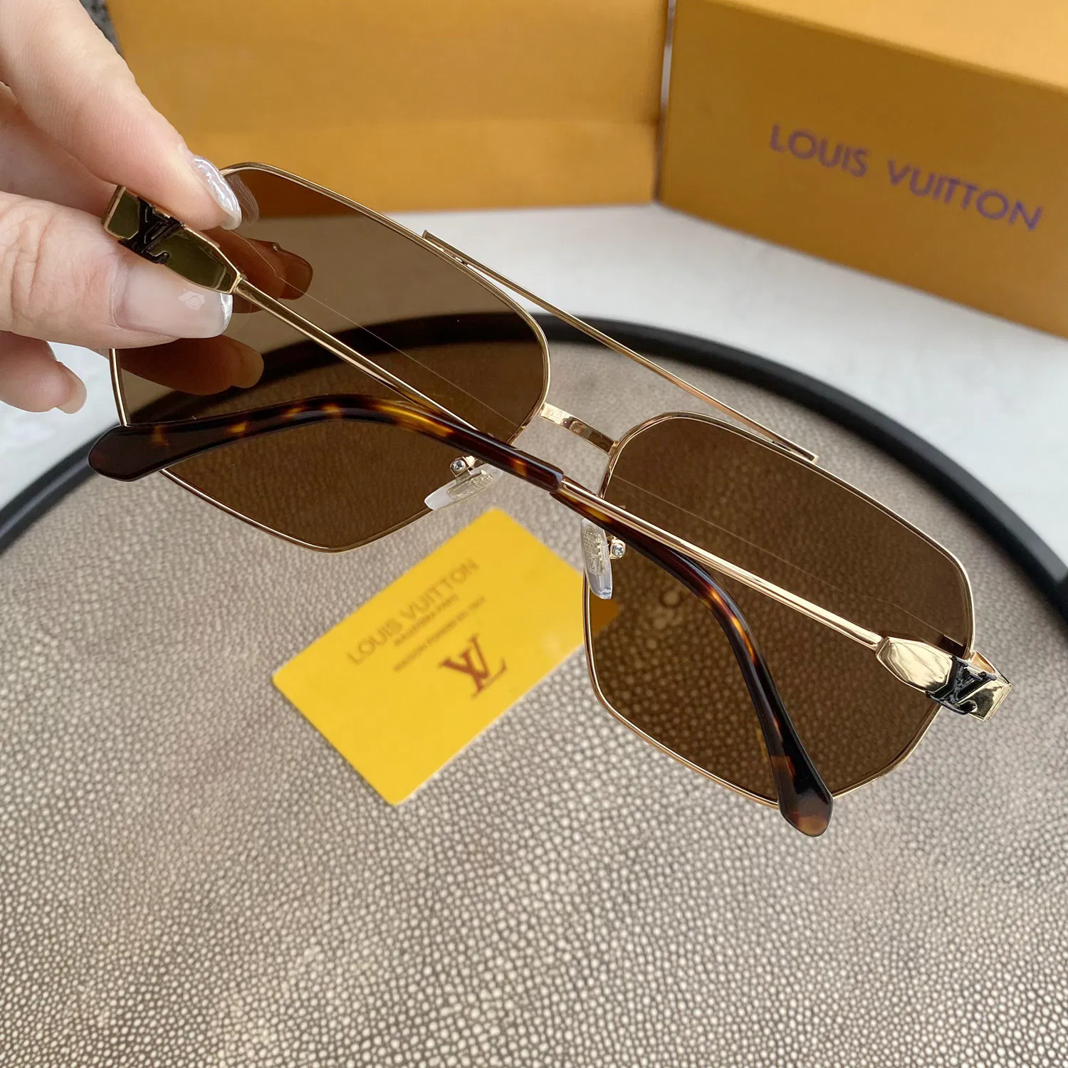 LV SUNGLASSES — image 6