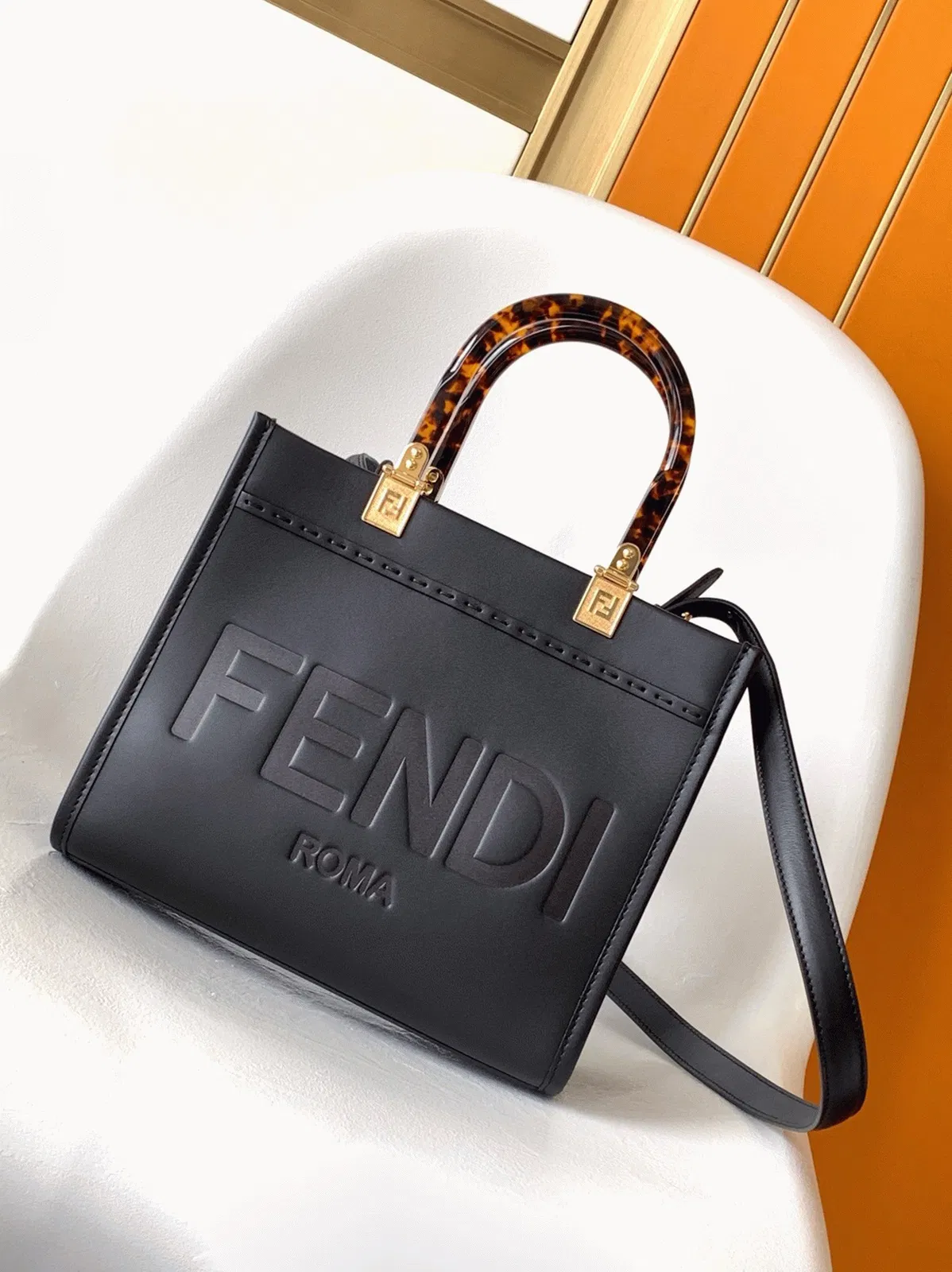 Top Quality Fendi Sunshine Medium Tote Bag In Black Calfskin — image 10