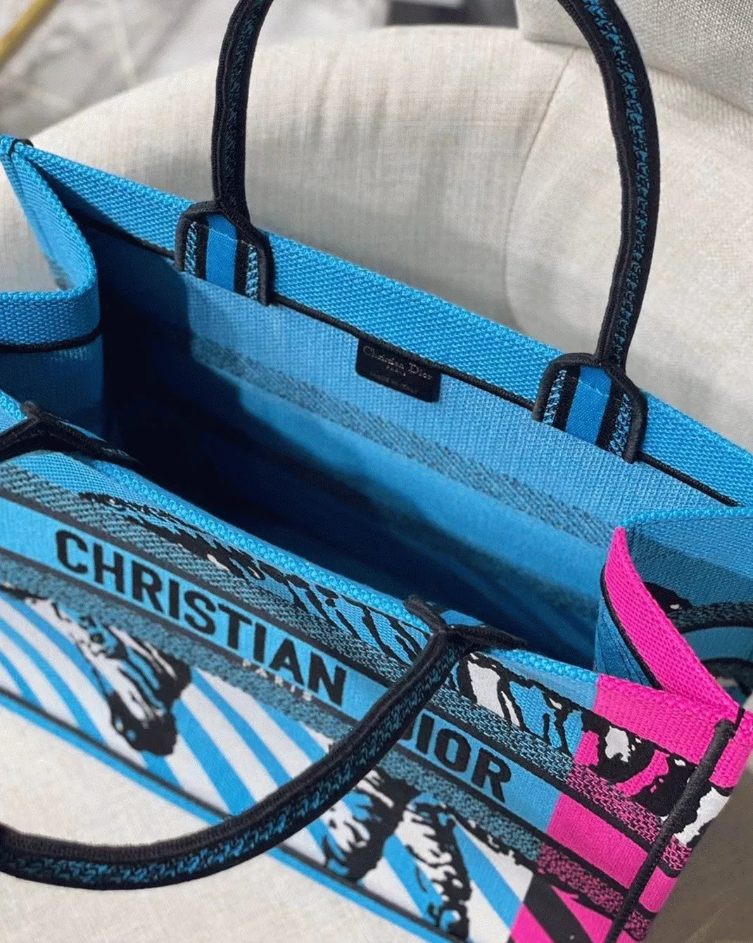 Dior Medium Book Tote Bag in Blue D-Jungle Pop Embroidery — image 3