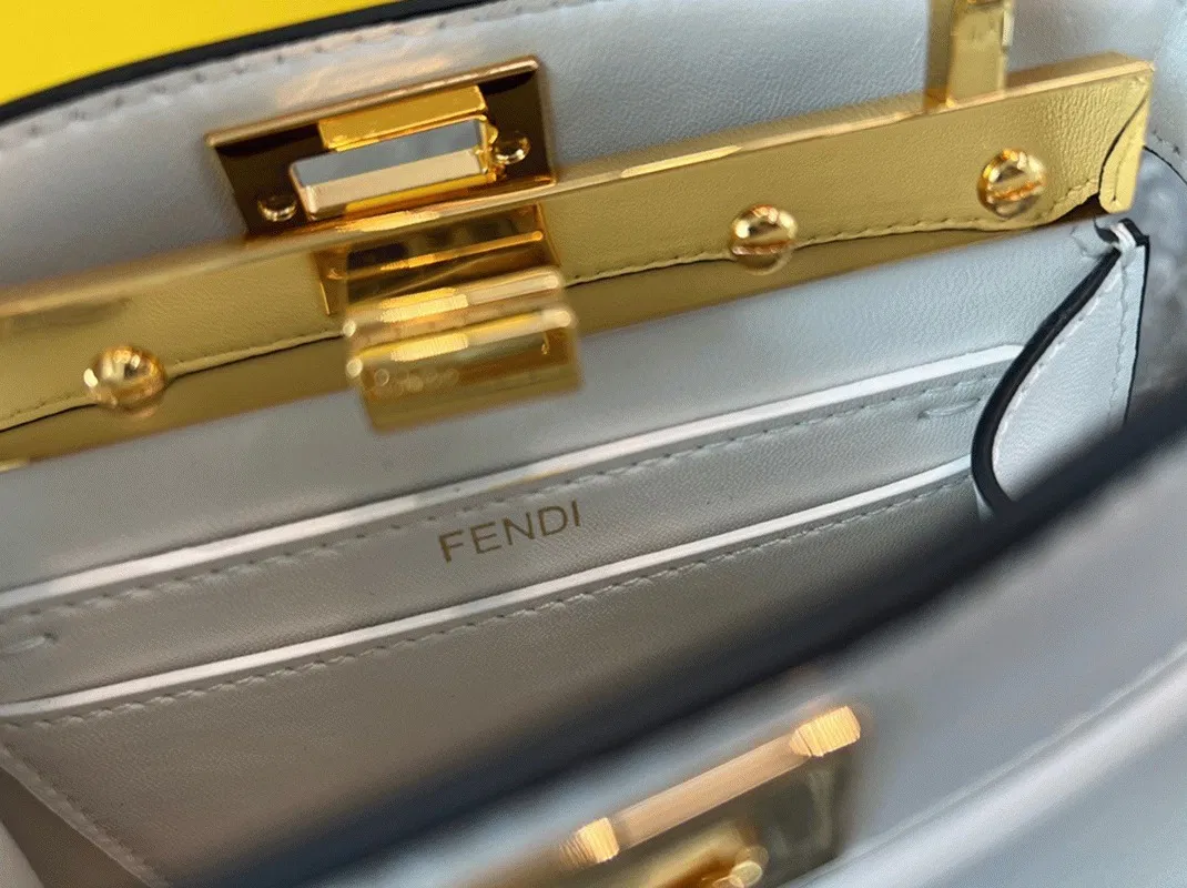 Top Quality Fendi Peekaboo ISeeU Petite Bag In White Nappa Leather — image 10