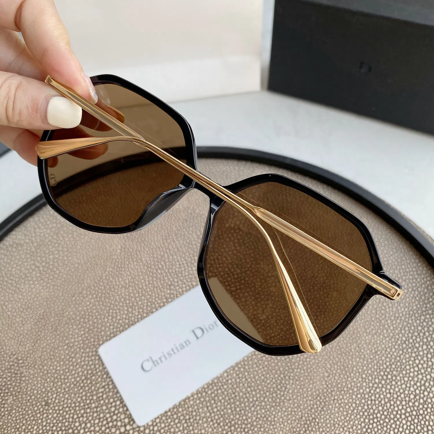 Round Sunglasses — image 5